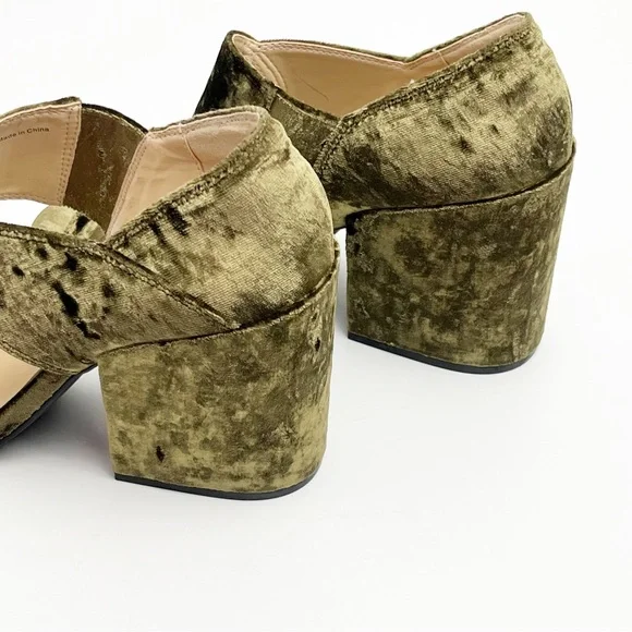 CABI Interlock Moss Green Velvet Open Toes Chunky Block Heels #6016, Size 7 - Picture 9 of 10